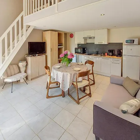 1 Bedroom Cozy Home In Molinet 펜션